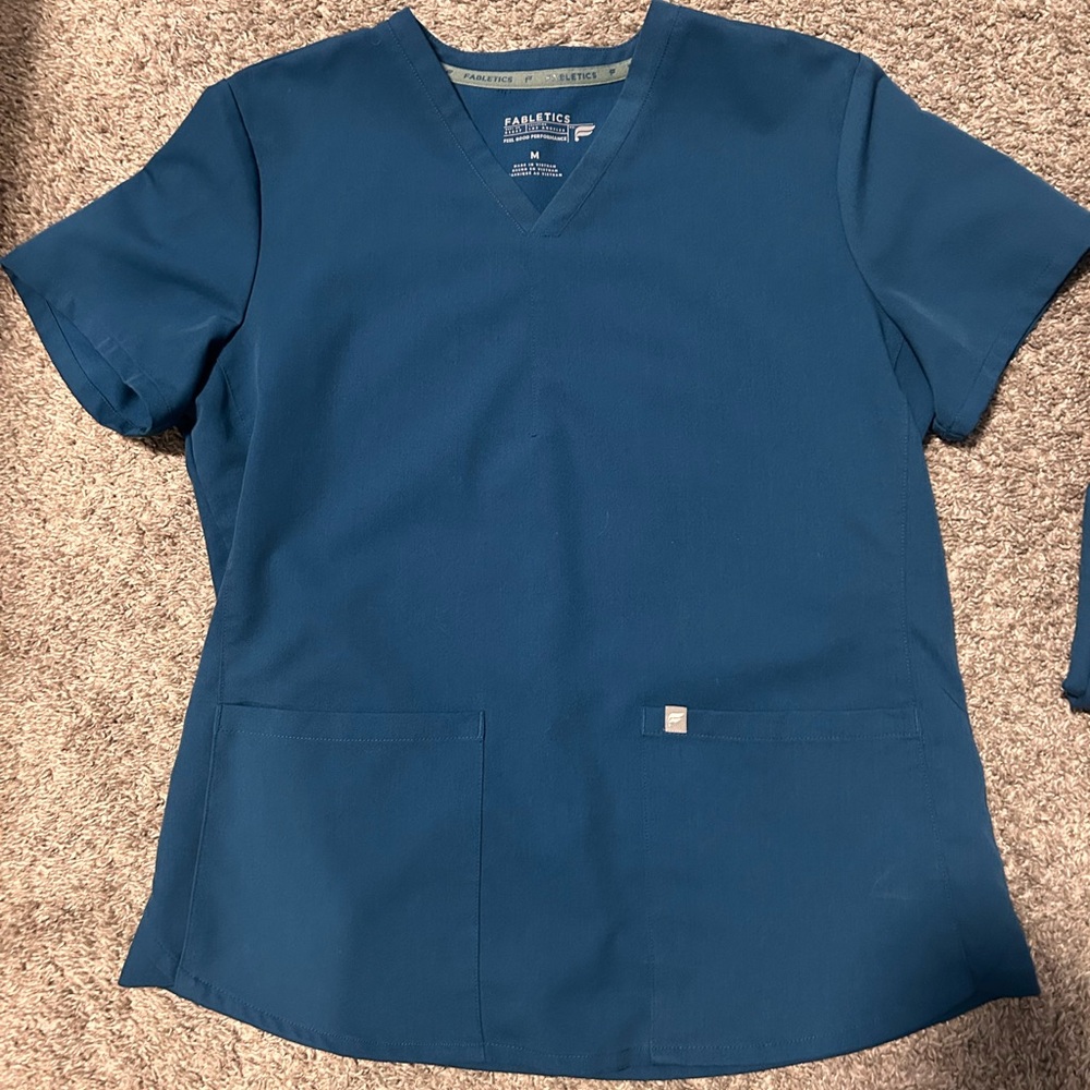 Fabletics Scrub Set
